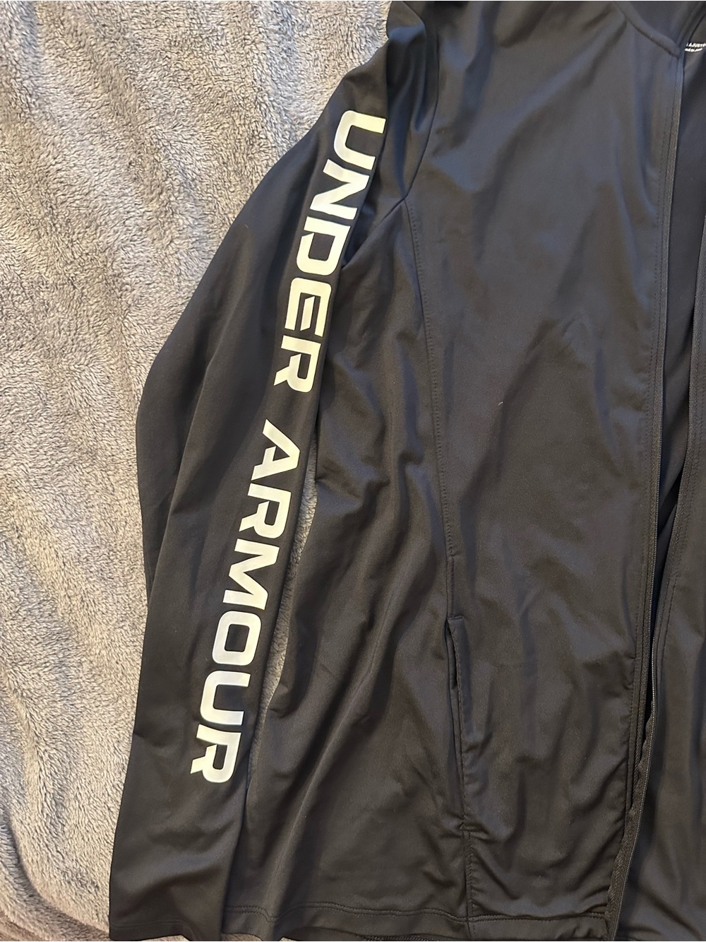 Under Armour Black HeatGear Lightweight Jacket - Picture 2 of 6